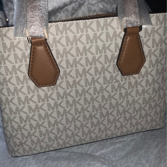 Mk purse